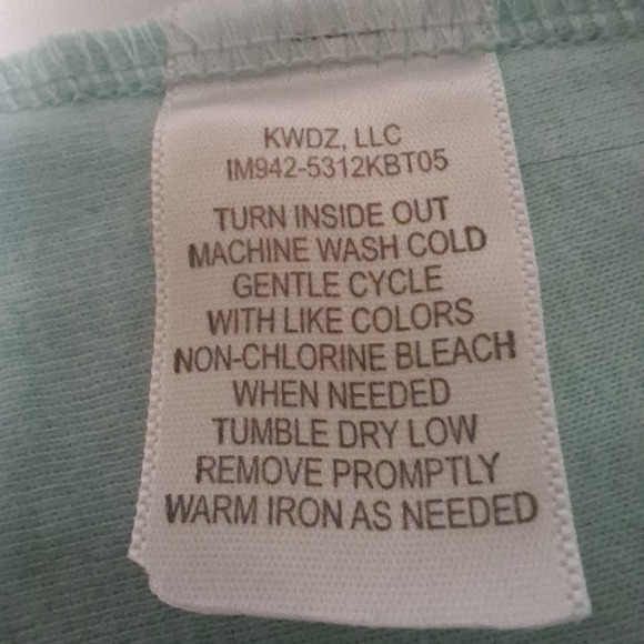 Beautees two-piece short-sleeved heart print hoodie and solid tank top set - Picture 14 of 14